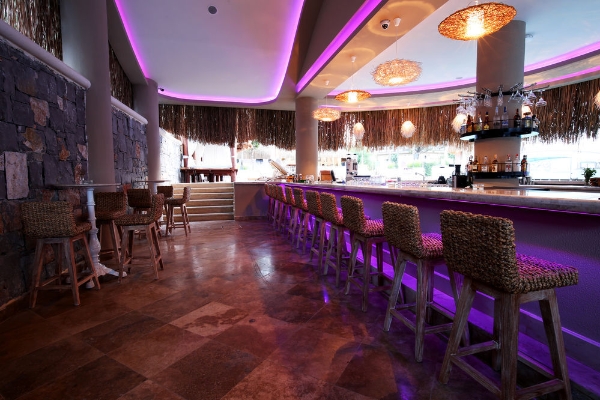 The PINEHILL Hotel & Suites